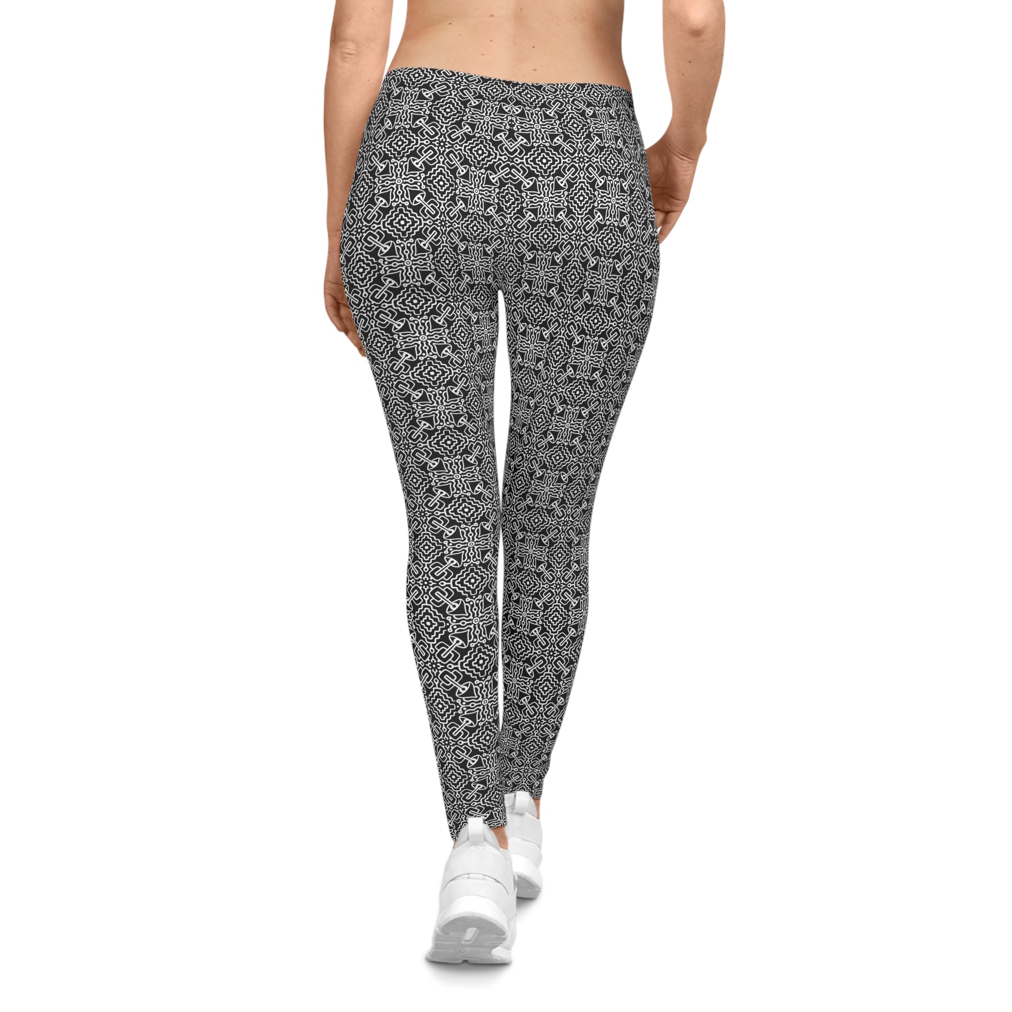Black & White Geometric Pattern Leggings — Women's All-Over Print Casual Leggings #u6537