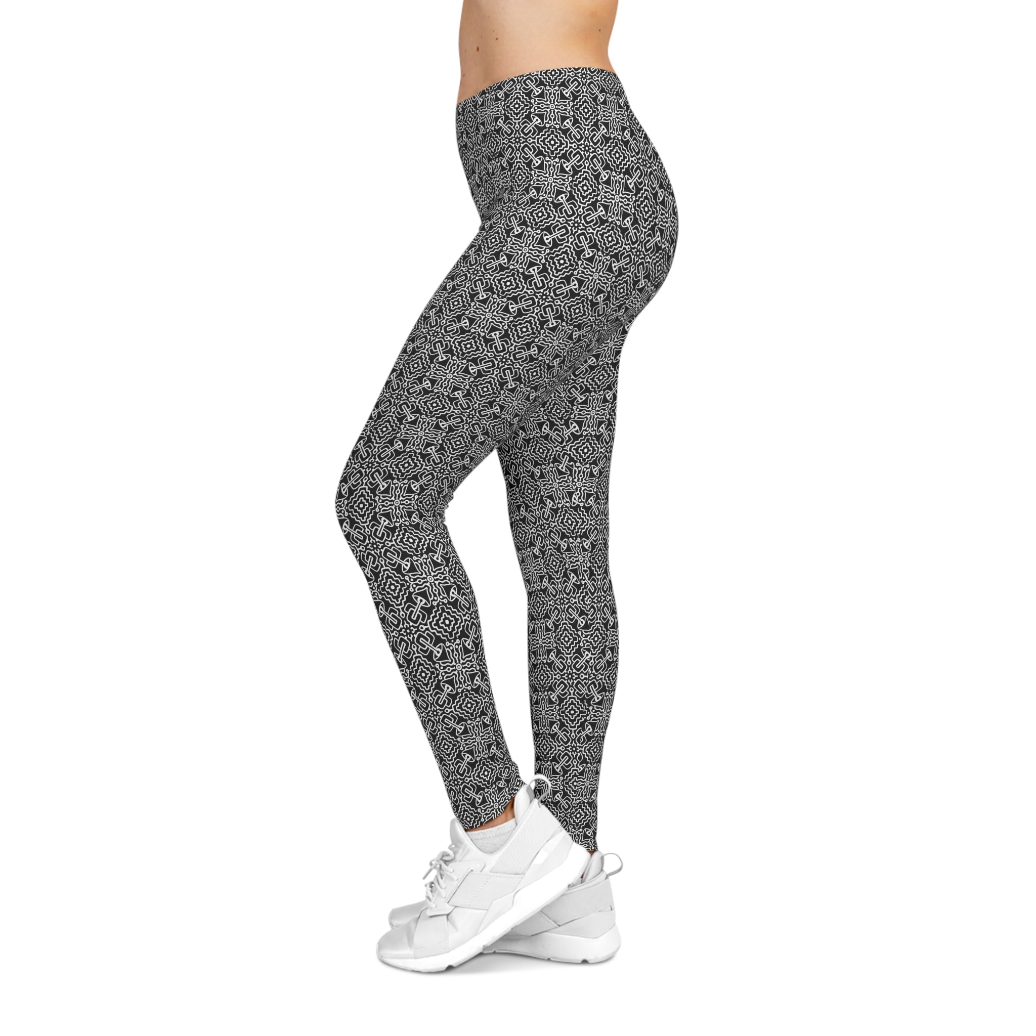 Black & White Geometric Pattern Leggings — Women's All-Over Print Casual Leggings #u6537